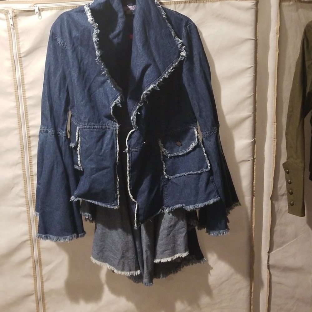Cute high low denimn jacket